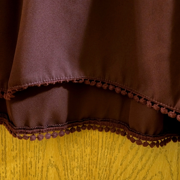 Elegant Burgundy Lace Detail Women's Top - Picture 2 of 6